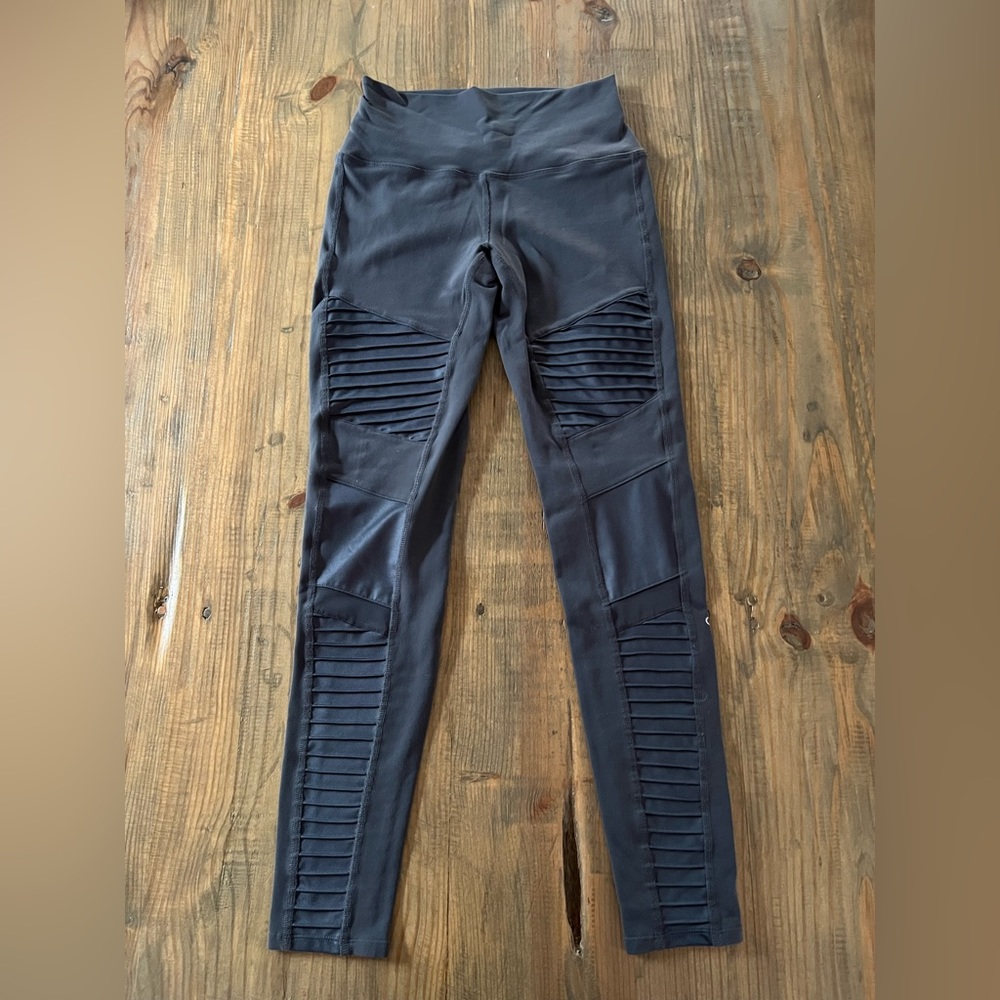 ALO MOTO LEGGINGS DARK GRAY
